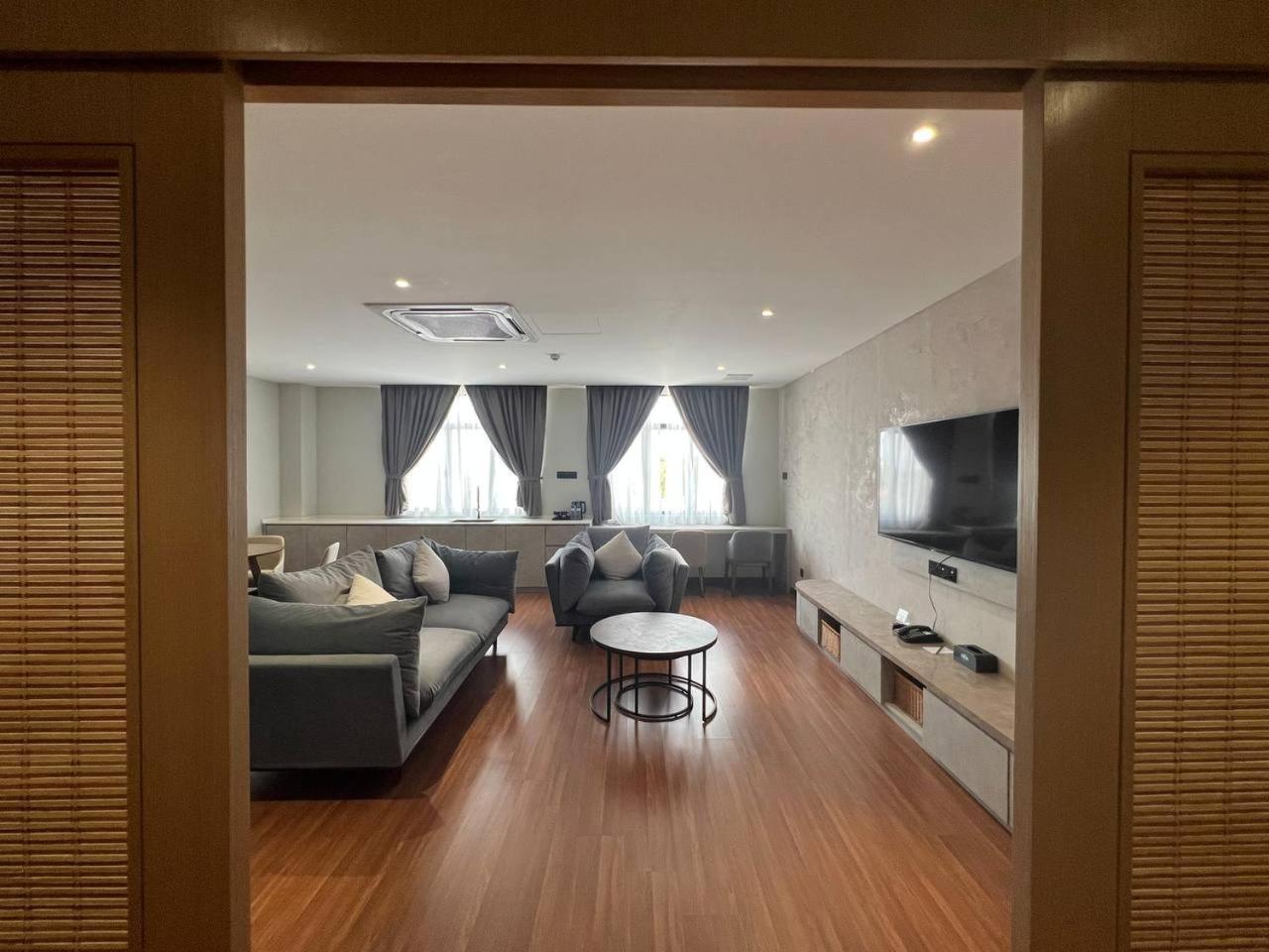 All In Hotel Кангар Экстерьер фото
