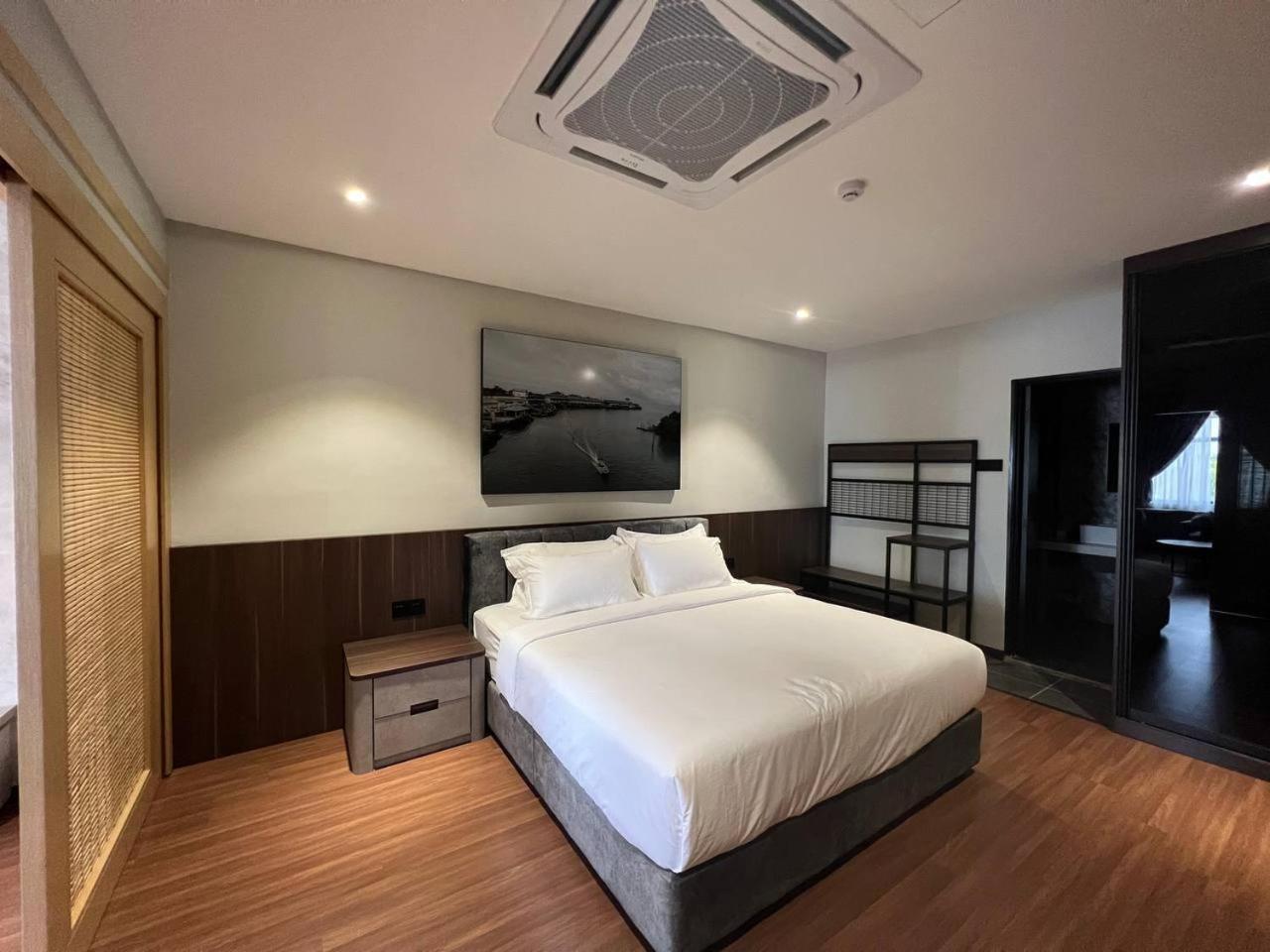 All In Hotel Кангар Экстерьер фото