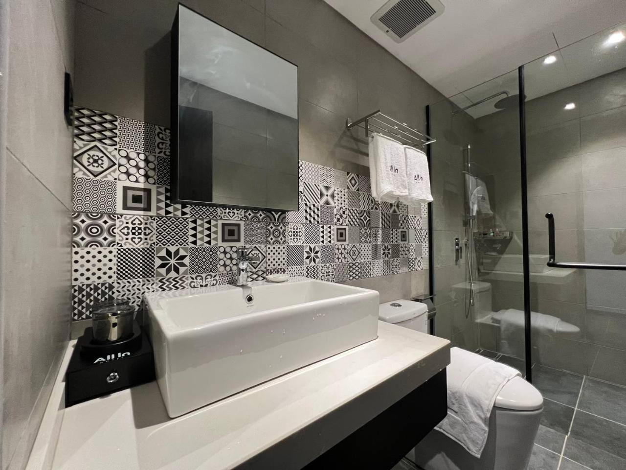 All In Hotel Кангар Экстерьер фото